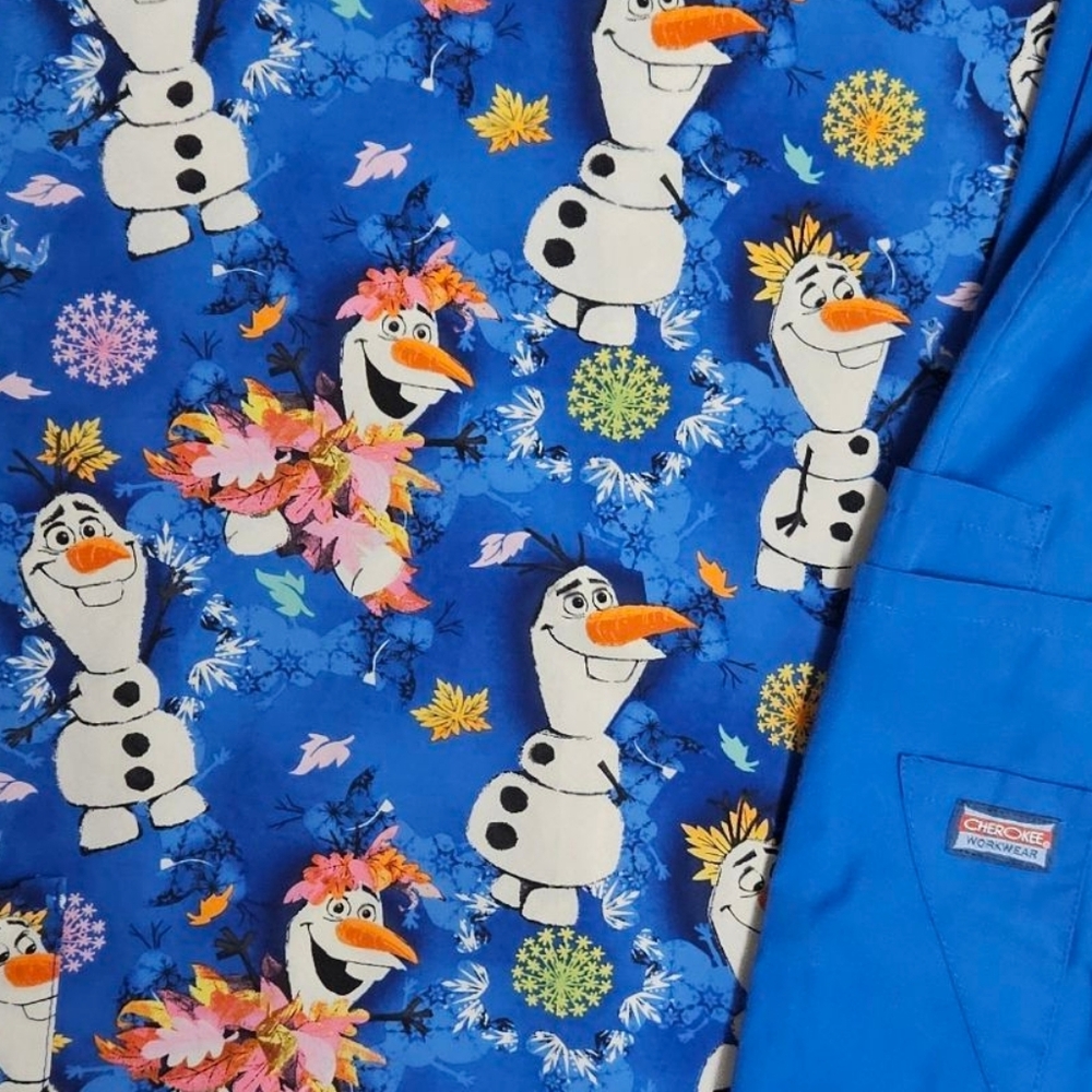 Olaf Scrub Set - Picture 2 of 2
